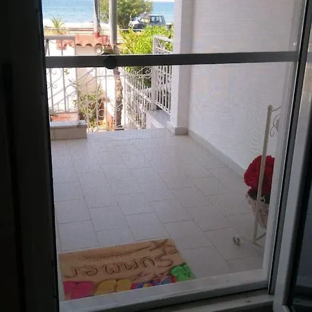 בית נופש Dani's Summer House *
