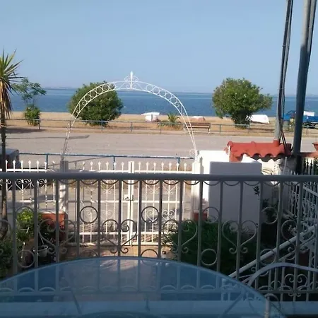 Dani's Summer House גראקיני
